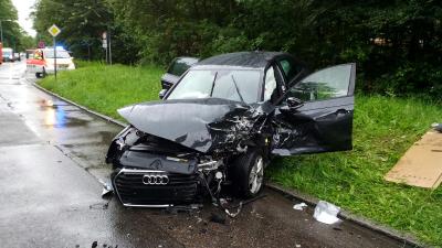 Stuttgart-Sillenbuch: Mehrere Verletzte nach Frontalzusammenstoss